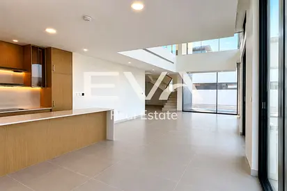 STAND ALONE | LARGE PLOT | PARK VIEW