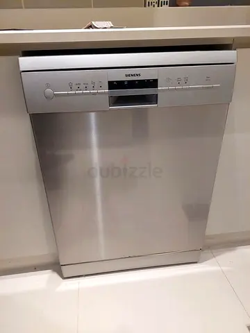 SIEMENS Latest Model 2 rakes Dishwasher With Digital Clock 60x60 cm