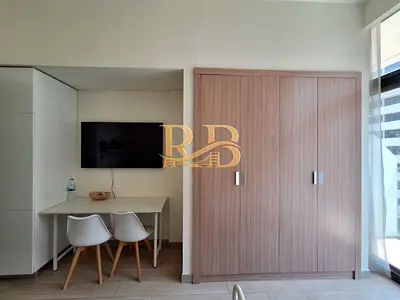 FULLY FURNISHED STUDIO | POOL VIEW | MID FLOOR | CHILLER FREE