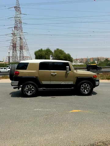 صورة مصغرة 9 لـ 2012 Toyota FJ CRUISER