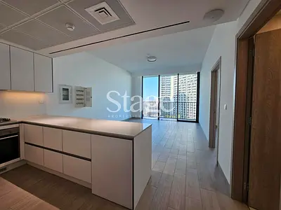 Fitted Kitchen | No Commission | High Floor | Brand New