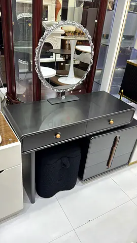 Modern Black Dressing Table with Round Decorative Mirror
