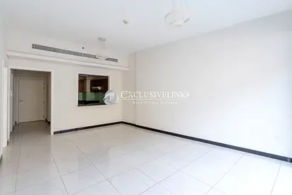 Vacant 1 BR | Balcony | Near Circle Mall