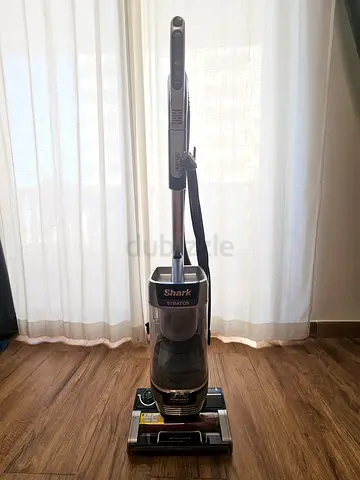 Used Shark Stratos XL vacuum cleaner - good working condition