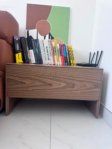 2 nightstands