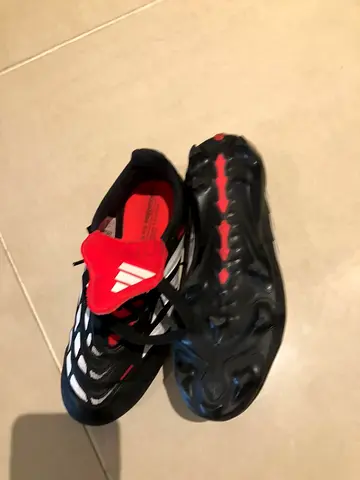 Light used Adidas football (soccer) cleats - size 35, good condition (used 3 times)