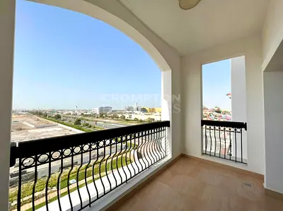 Spacious 1BR | Balcony | Great investment