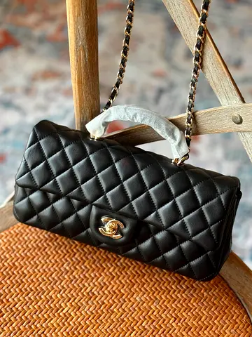 Black Quilted Chain Shoulder Bag (Classic Flap Style)