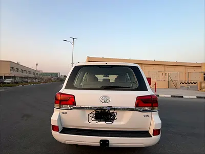 2018 Toyota Land Cruiser GX GCC Specs