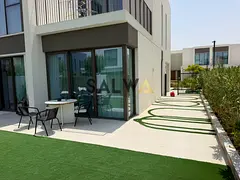 CORNER UNIT | WALKABLE DISTANCE TO GYM & POOL