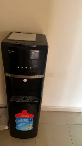 Hitachi freestanding water cooler/dispenser - good working condition