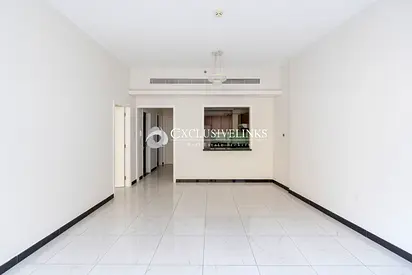 Bright 1BR | Balcony | Near Circle Mall