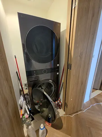 Selling high quality LG washing machine and with dryer