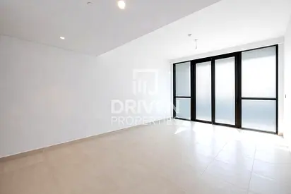 Desirable Bright Unit | Prestigious Location