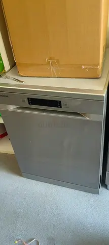 Used freestanding Samsung dishwasher - silver, good condition