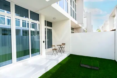TENANTED | GARDEN OUTLOOK | COMMUNITY VIEW