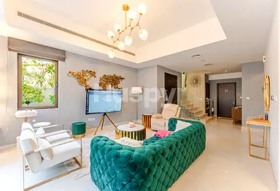 Fully Furnished | Single Row | Upgraded