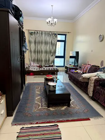 Spacious family Room Available with sep washroom and sharing kitchen balcony in 3600 AED Bur Dubai