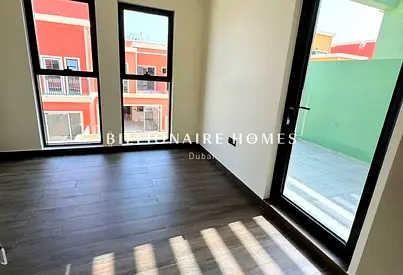 close to amenities| prime location| Lagoon-facing