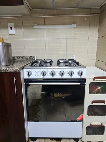 Used 4-Burner Gas Cooker with Oven - Stainless Steel