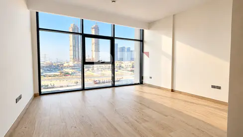 Full lagoon view with U kitchen open counter