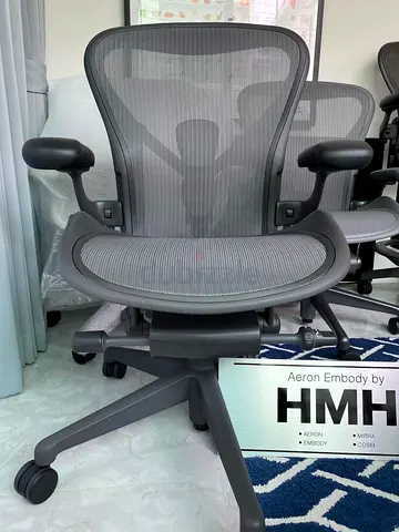 Herman miller Aeron remastered size B fully loaded