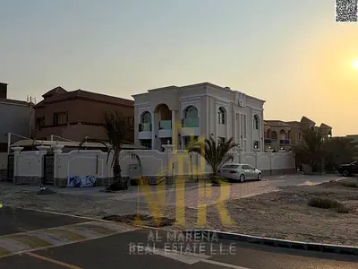 فرصة سكنية مميزة | فيلا زاوية (استخدام سكني/تجاري)، مساحة 5,000 قدم مربع | 5 غرف نوم رئيسية (ماستر) | تشمل الكهرباء والمياه والتكييف