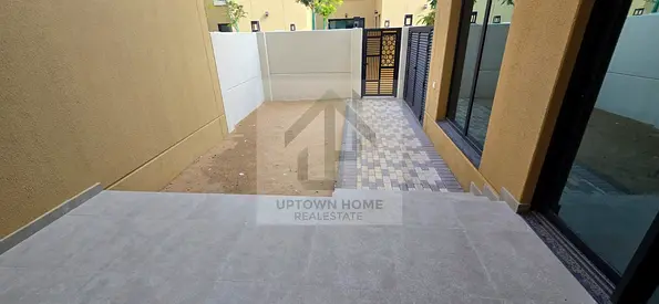 3 bed /ready to move / new