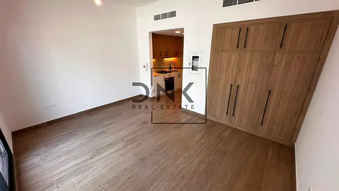 Modern Unfurnished Studio I Prime Location I Townsquare Dubai