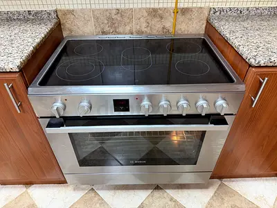 Bosch ,5 Hoobs Electric Cooking Range Series 8 , DELIVERY + WARRANTY