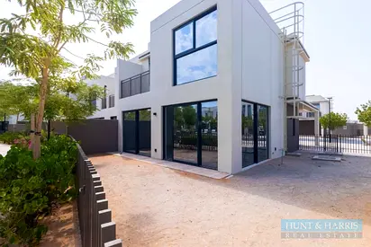 Brand New - 3 Bedroom + Maid Corner Villa For Rent - Park &amp; Pool View