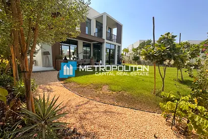 Prime Location | Single Row | 4 BR with Maids