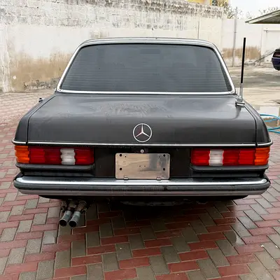 1985 Mercedes-Benz 230E | Classic W123 | Japan Import | Right Hand