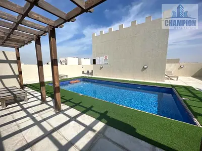 شقة فاخرة بغرفة نوم واحدة وشرفة وصالة ألعاب رياضية وحمام سباحة وموقف سيارات مغطى متاح