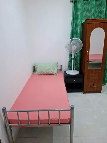 Executive bed space for gents