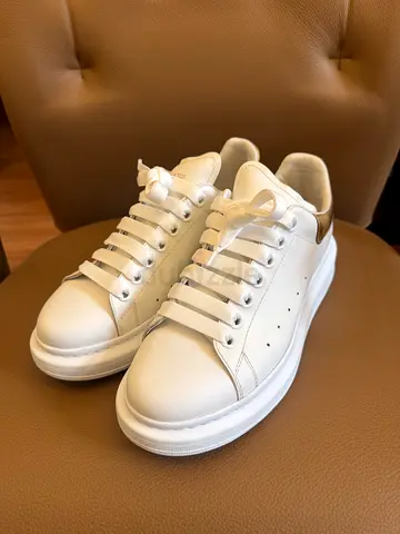 ALEXANDER MCQUEEN Oversized White Low Top Sneakers Gold Leather Size 40 (used, with box)