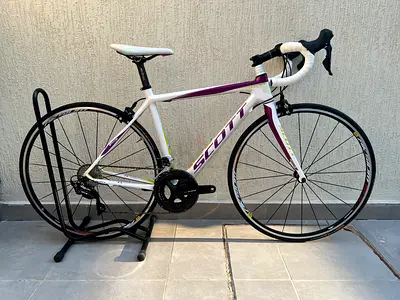 Scott CR1 Carbon Road Bike – Size 49cm