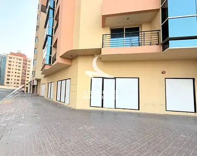 High-Visibility 3-Side Corner Shop | Spacious & Ready