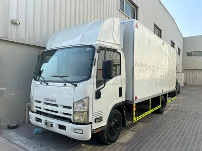 Isuzu NP Reward 2013 Model with dry-box