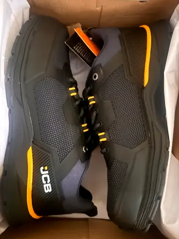 JCB Work Boots / Safety Shoes in Original Box (Size 44 EU)