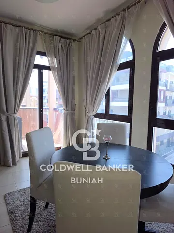 Vacant Modern 1-Bedroom Apartment with Balcony & Natural Light