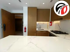 Ultra Modern 1 bedroom with U-shape kitchen