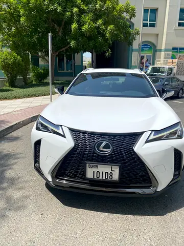 صورة 2 لـ 2019 Lexus UX-SERIES
