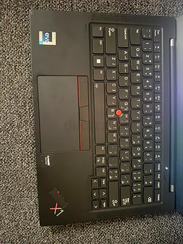 Lenovo ThinkPad X1 Carbon - keyboard and chassis in good condition