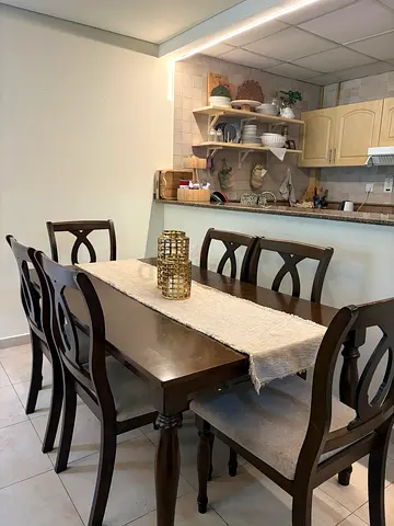 Dinnig table with chairs