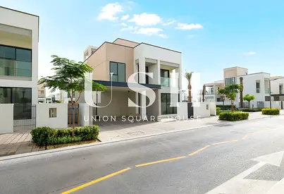 Backing Park | Large Plot | Close to Amenities