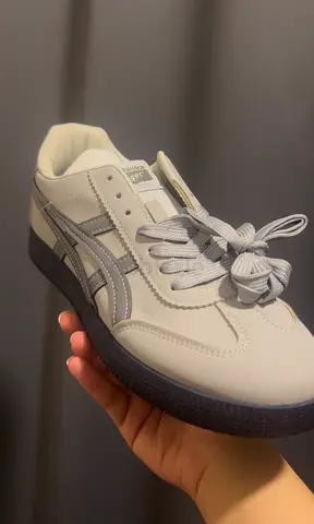 Onitsuka tiger size 43