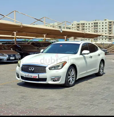 2017 Infiniti Q70 Luxury GCC Specs
