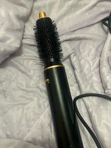 Blow Drier With Bristle Brush