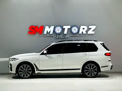 2022 BMW X7 photo 3